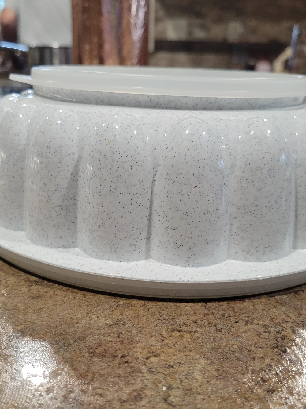Tupperware Jello Mold - Picture 2 of 3